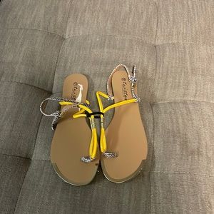 Twisted Women Sandals